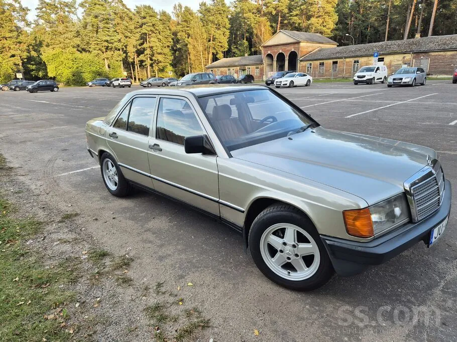 Mercedes-Benz 190 1986 photo 5