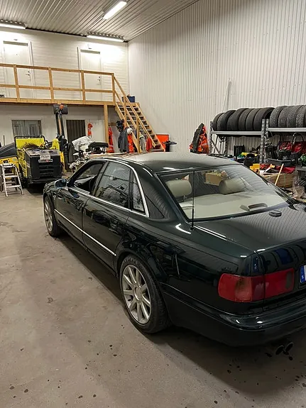 Audi A8 1997 photo 4