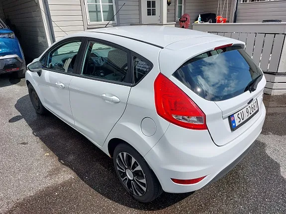 Ford Fiesta 2010 photo 5