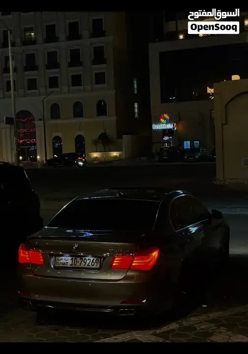 BMW 7 Series 2011 photo 4