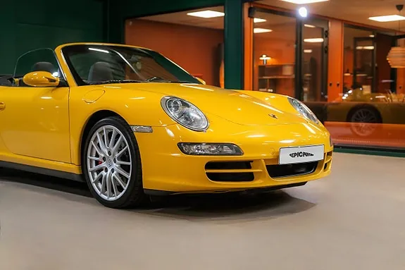 Porsche 911 2006 photo 2