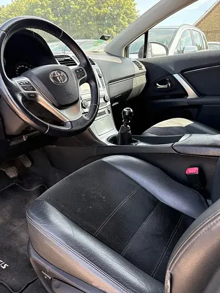 Toyota Avensis 2014 photo 5