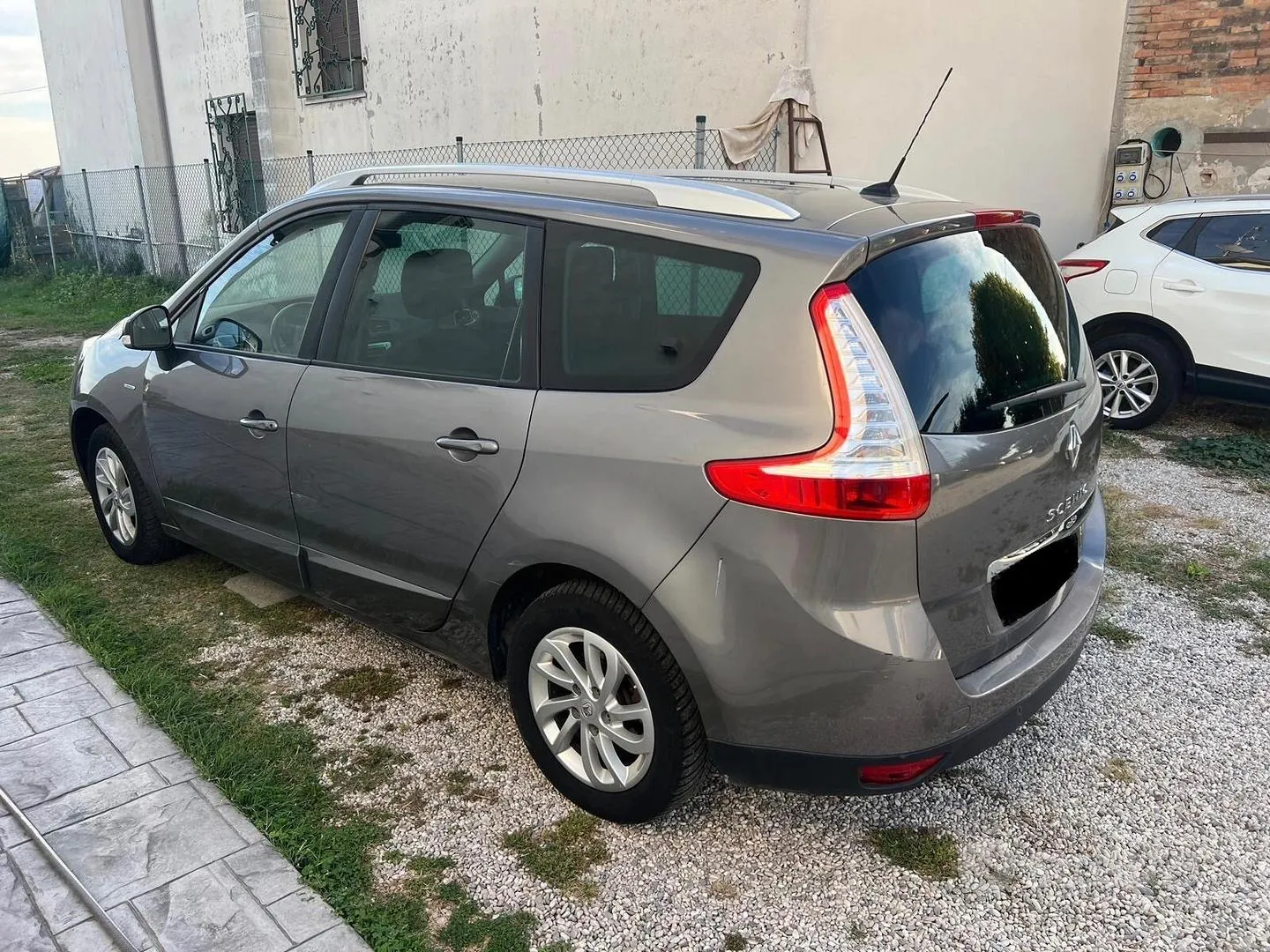 Renault Scenic 2015 photo 5