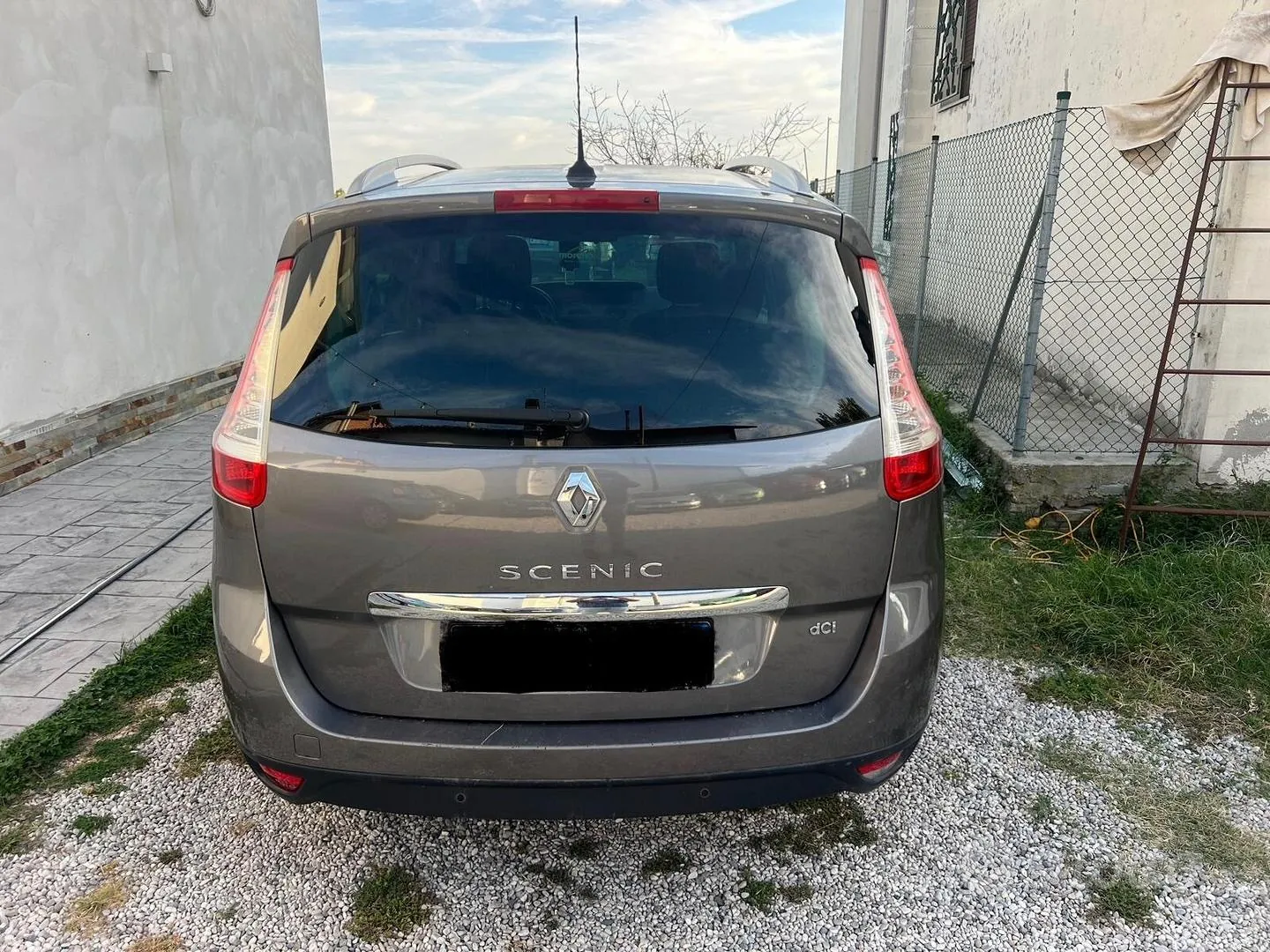 Renault Scenic 2015 photo 4