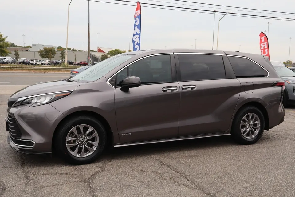 Toyota Sienna 2021 photo 3