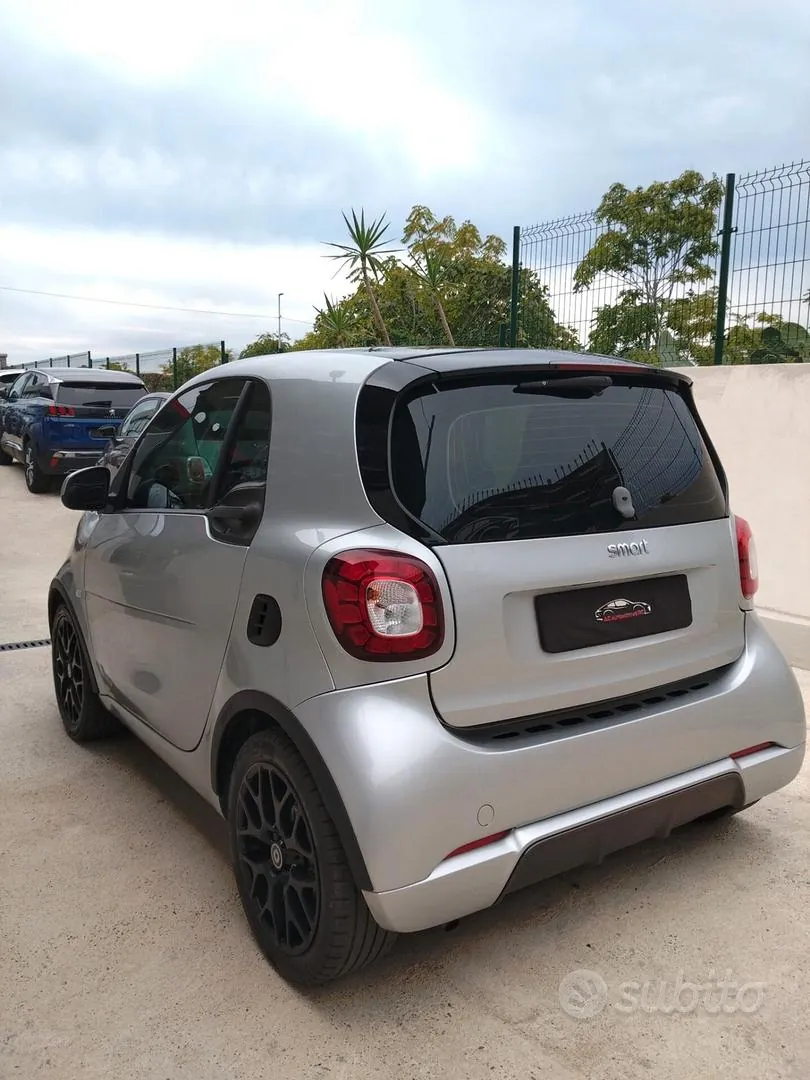 Smart Fortwo 2019 photo 4
