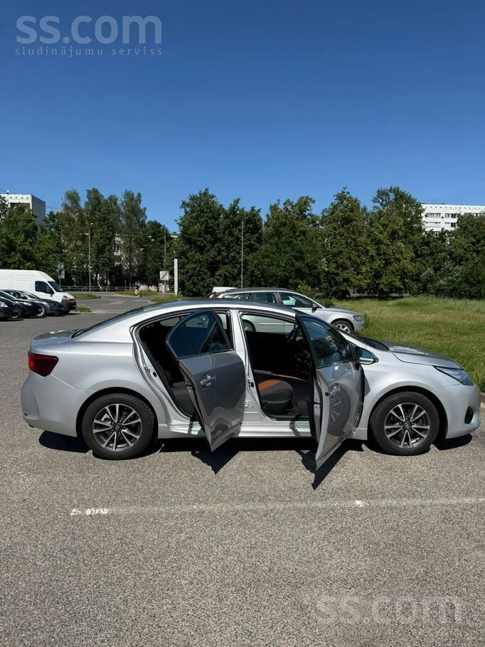 Toyota Avensis 2015 photo 4