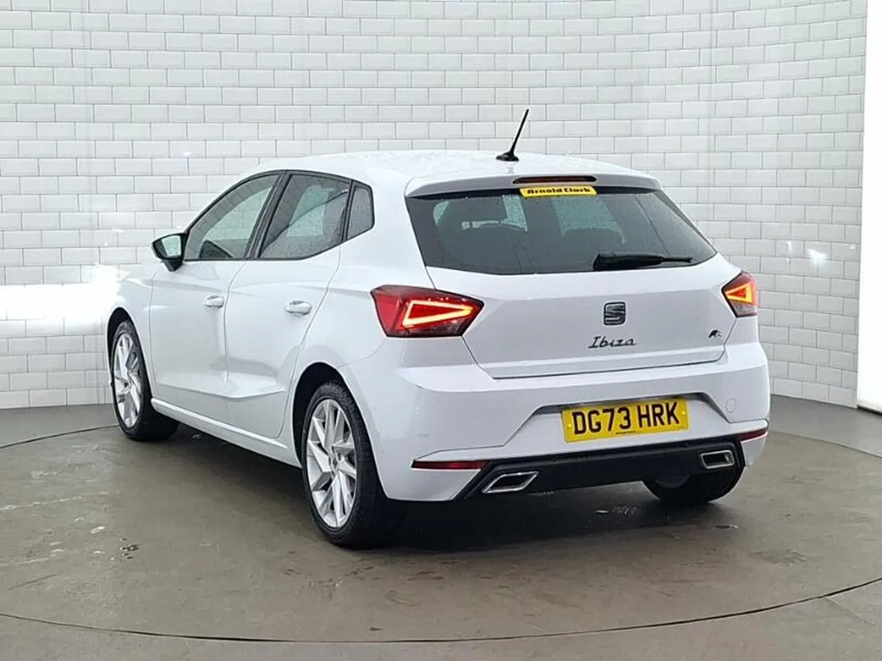 Seat Ibiza 2023 photo 2
