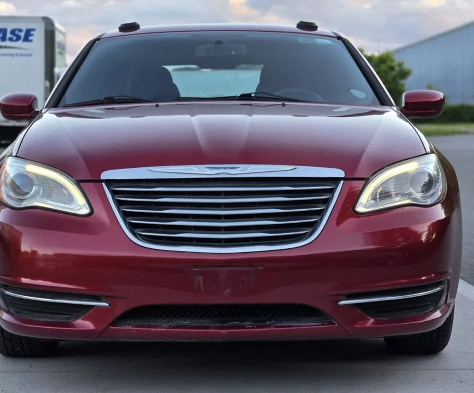 Chrysler 200 2012 photo 2