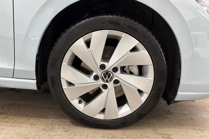 Volkswagen Golf 2026 photo 5