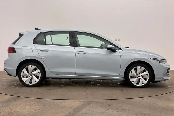 Volkswagen Golf 2026 photo 4
