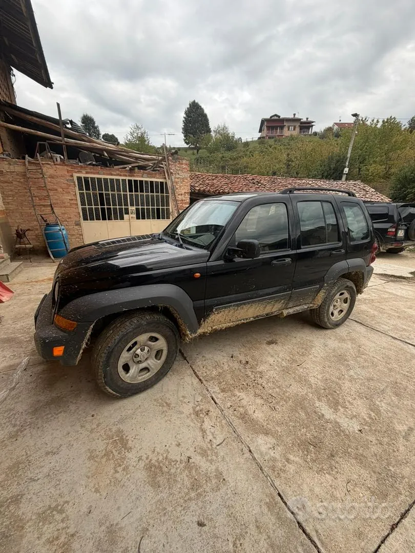 Jeep Cherokee 2006 photo 4