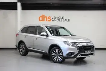 Mitsubishi Outlander 2019 photo 2