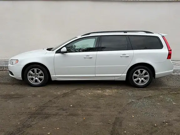 Volvo V70 2012 photo 5
