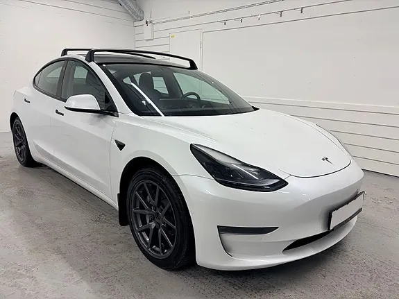 Tesla Model 3 2021 photo 2