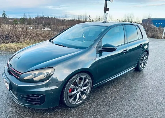 Volkswagen Golf Vi 2010 photo 2