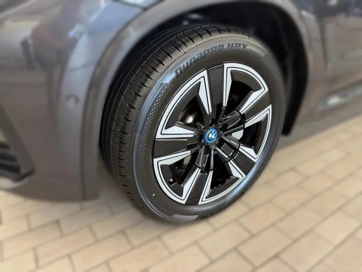 BMW Ix3 2023 photo 3