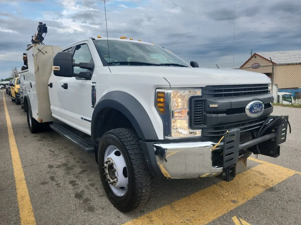 Ford F-550 2019 photo 2