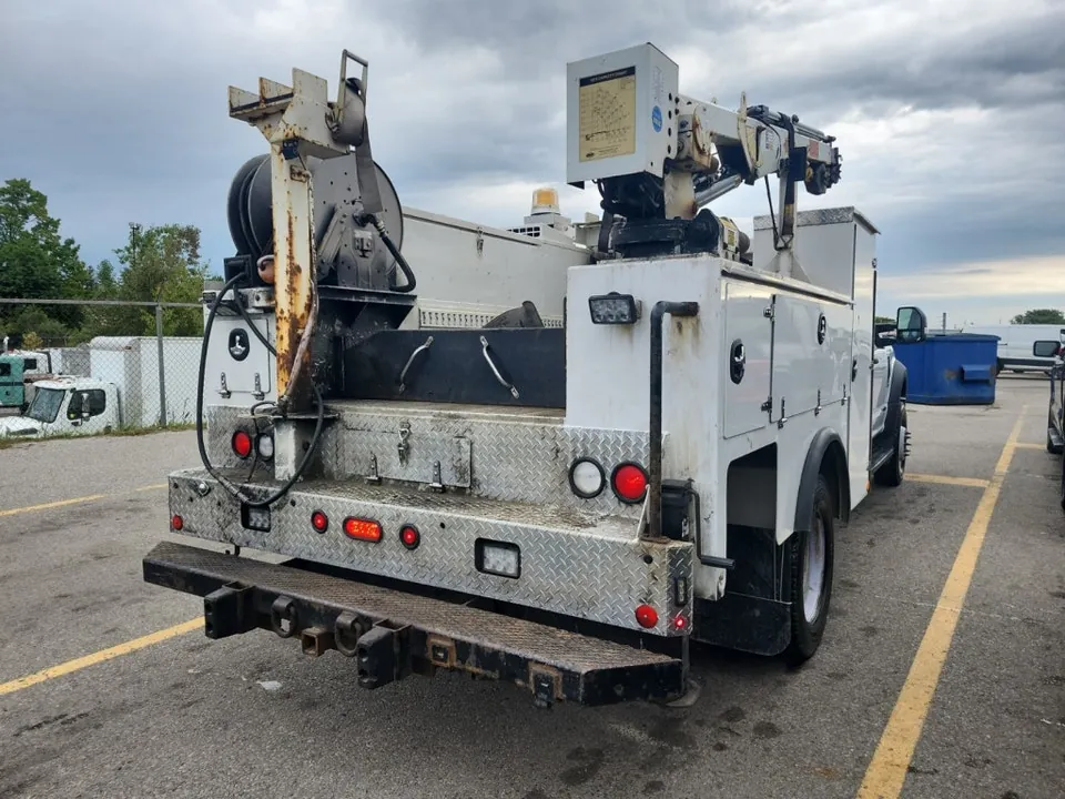 Ford F-550 2019 photo 3