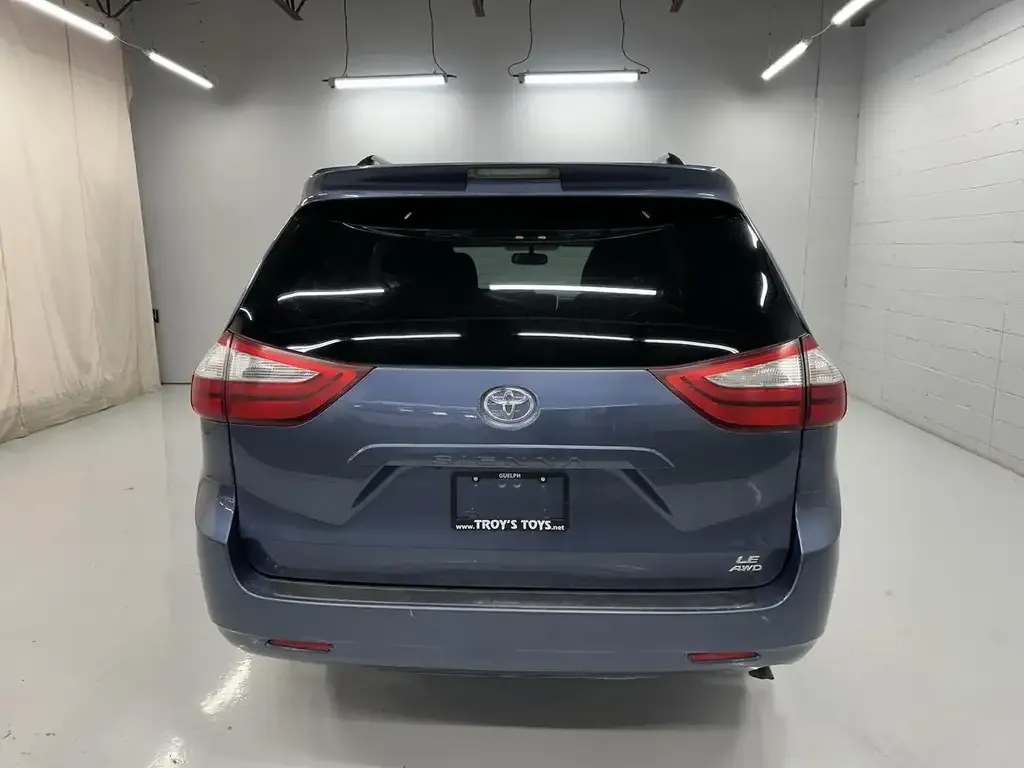 Toyota Sienna 2017 photo 5