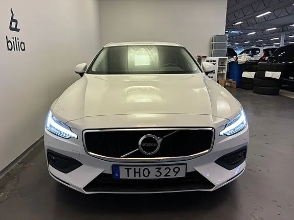 Volvo V60 2021 photo 2