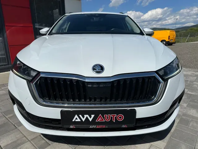 Skoda Octavia Combi 2022 photo 2