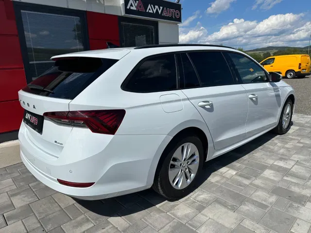 Skoda Octavia Combi 2022 photo 4