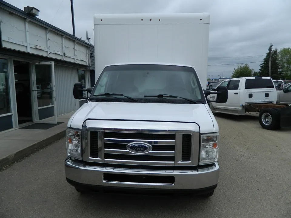 Ford E-450 2023 photo 3
