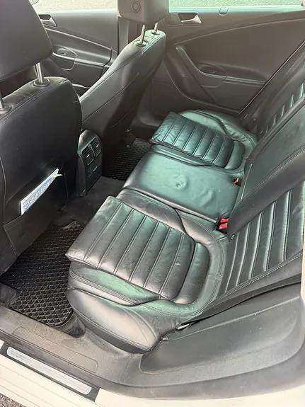 Volkswagen Passat 2010 photo 2