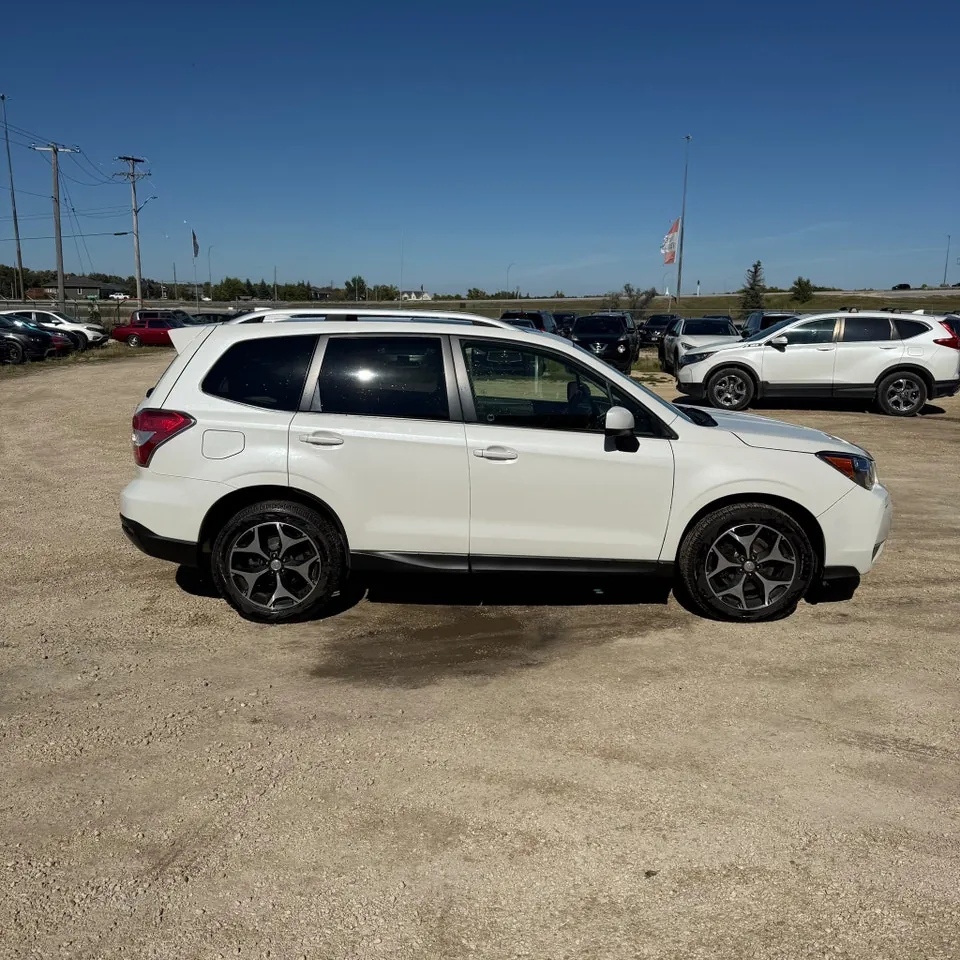 Subaru Forester 2016 photo 2