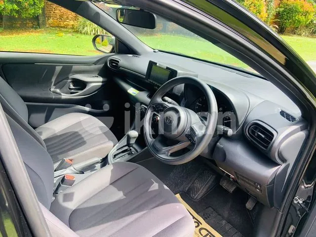 Toyota Yaris X