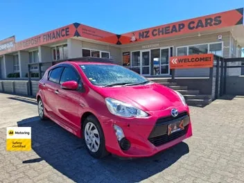 Toyota Aqua 2015 photo 2