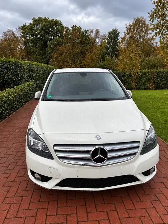 Mercedes-Benz B200