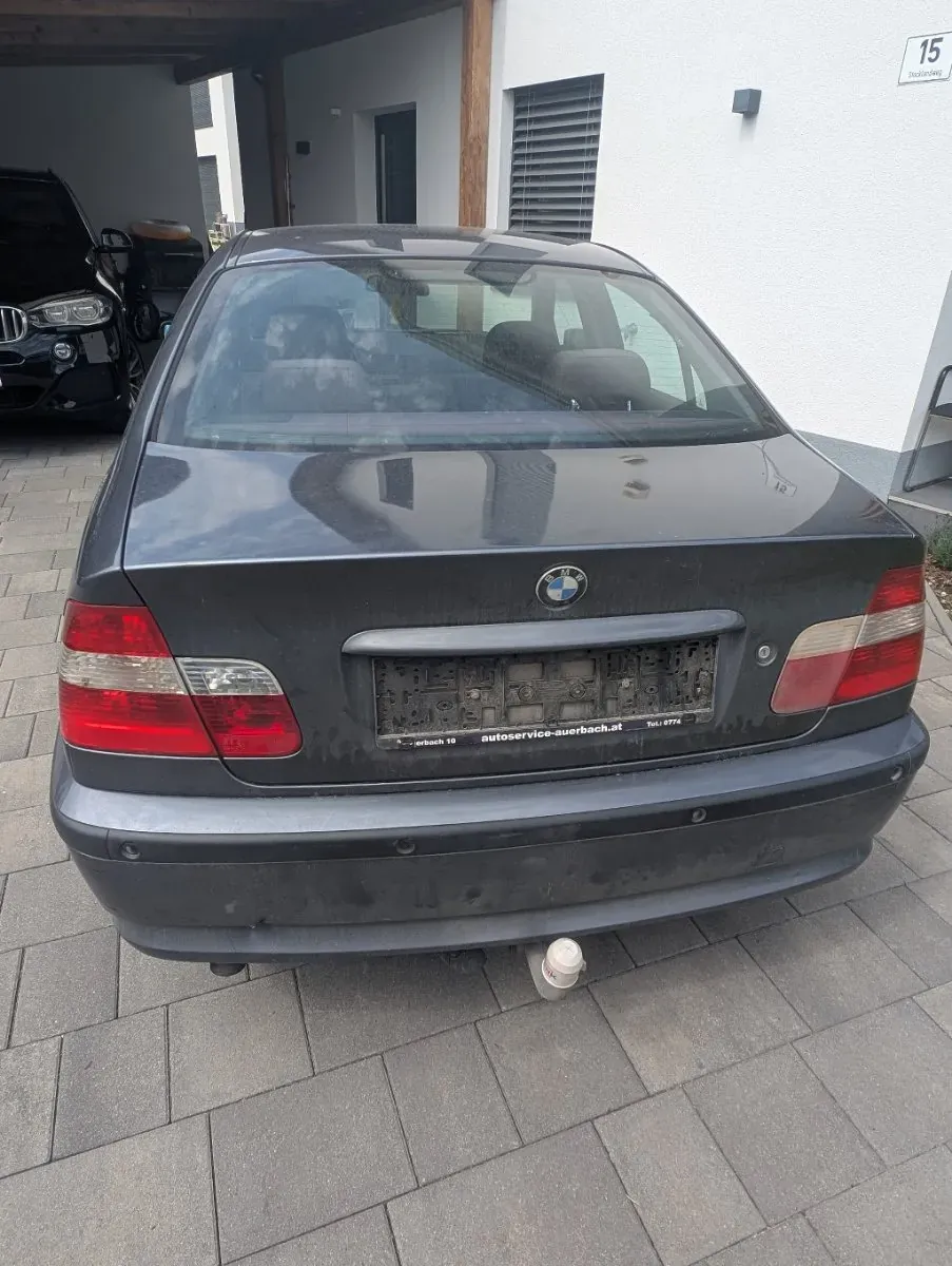 BMW 3 Series 2003 photo 2