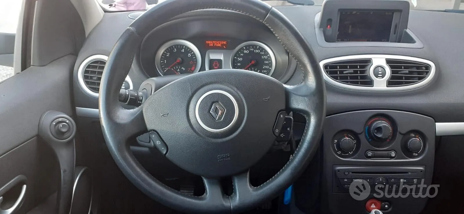 Renault Clio 2010 photo 4