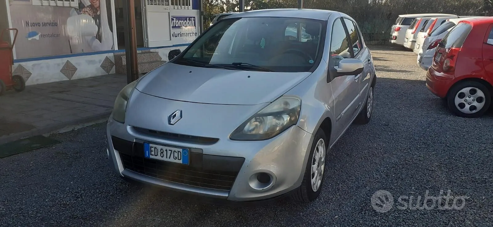 Renault Clio 2010 photo 2