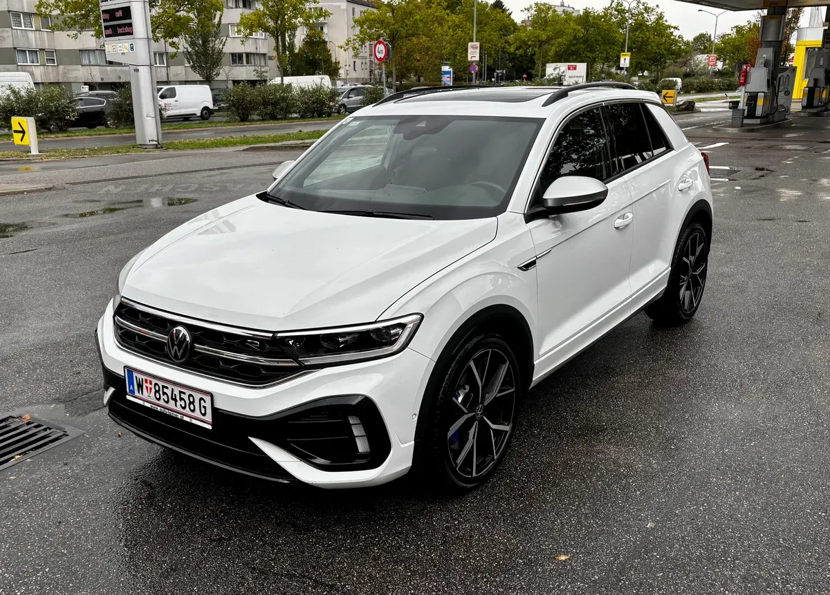 Volkswagen T-Roc 2022 photo 2