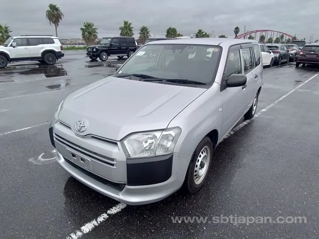 Toyota Probox Van 2017 photo 2