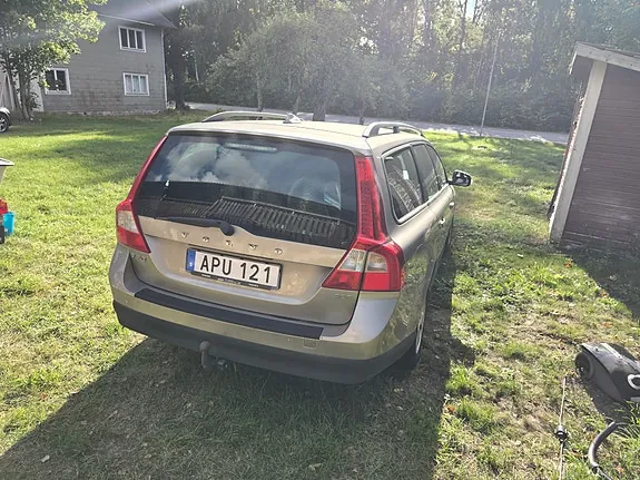 Volvo V70 2009 photo 4