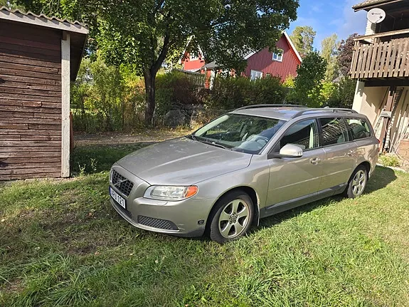 Volvo V70 2009 photo 2
