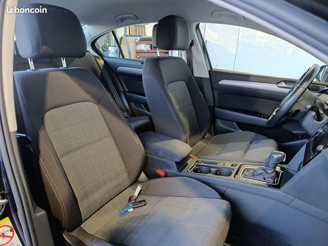 Volkswagen Passat 2022 photo 5