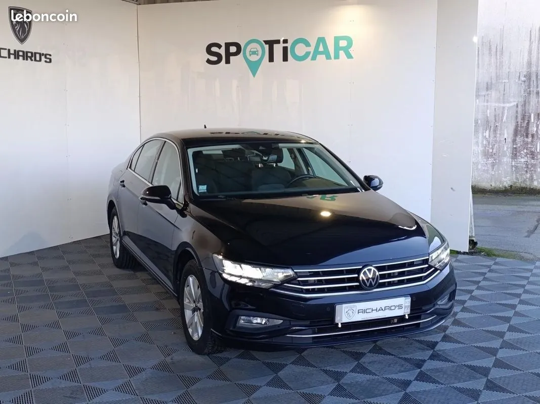 Volkswagen Passat 2022 photo 2