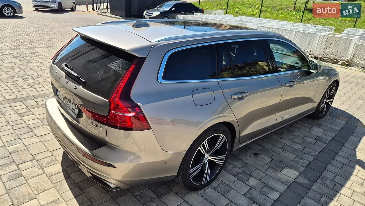 Volvo V60 2020 photo 3