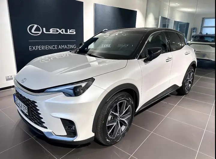 Lexus Lbx