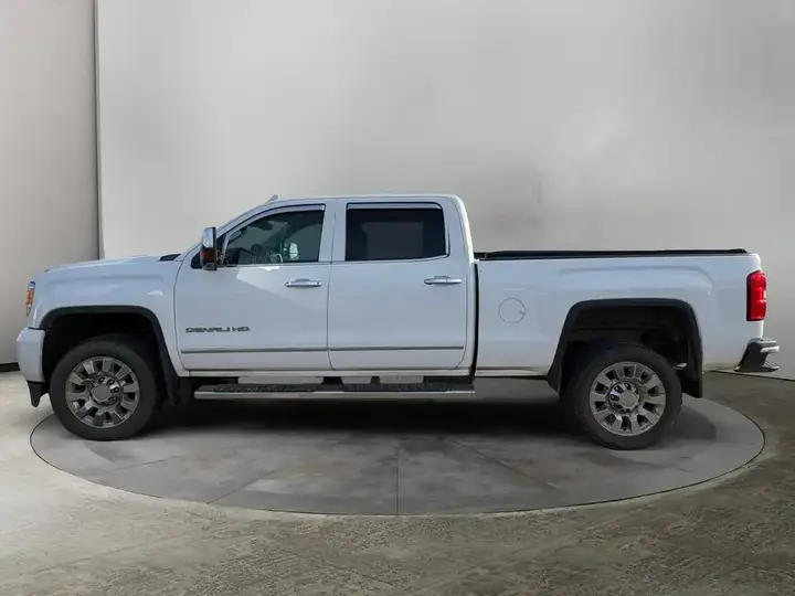 GMC Sierra 2500Hd 2015 photo 2