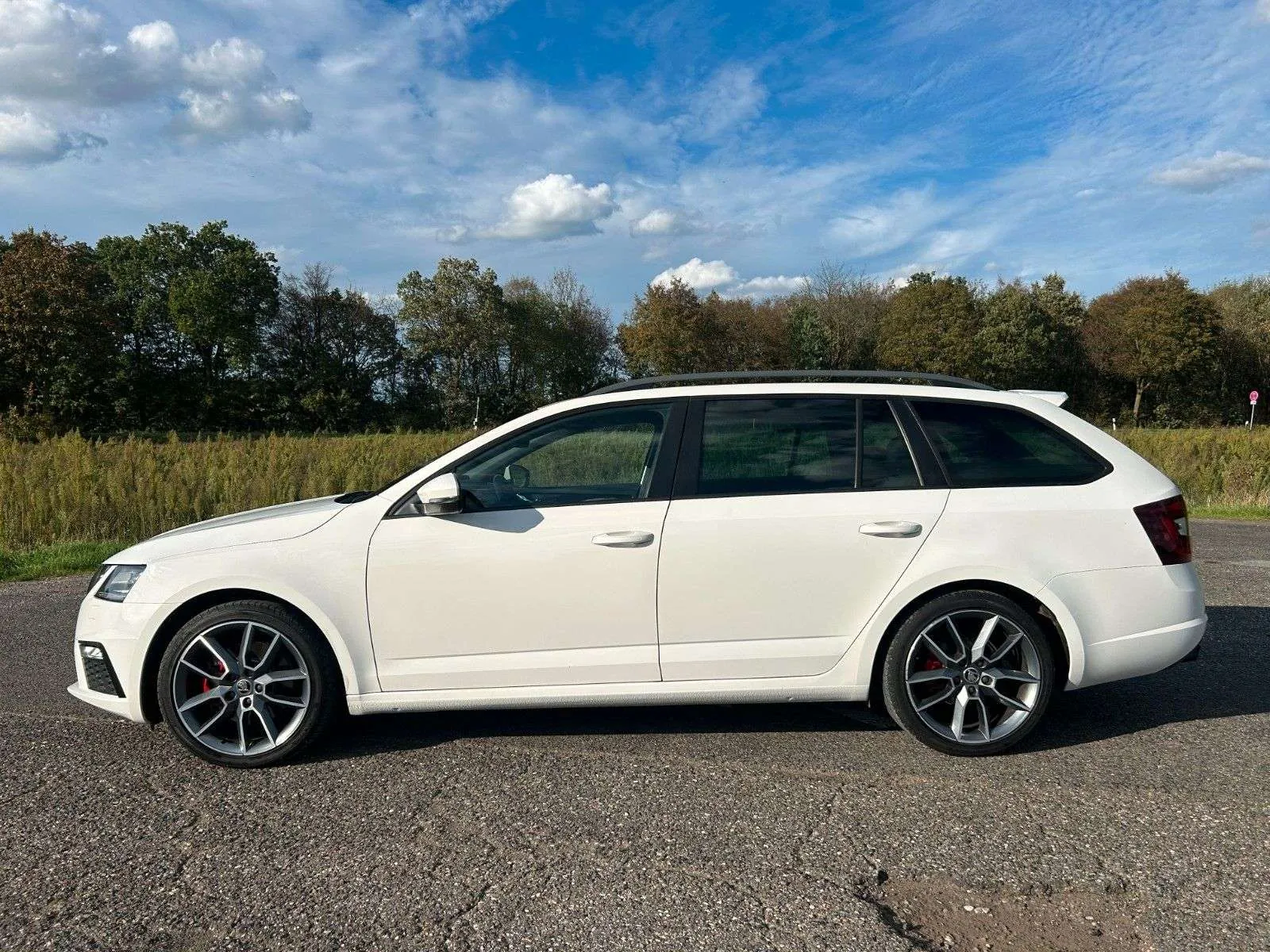 Skoda Octavia Combi 2018 photo 2