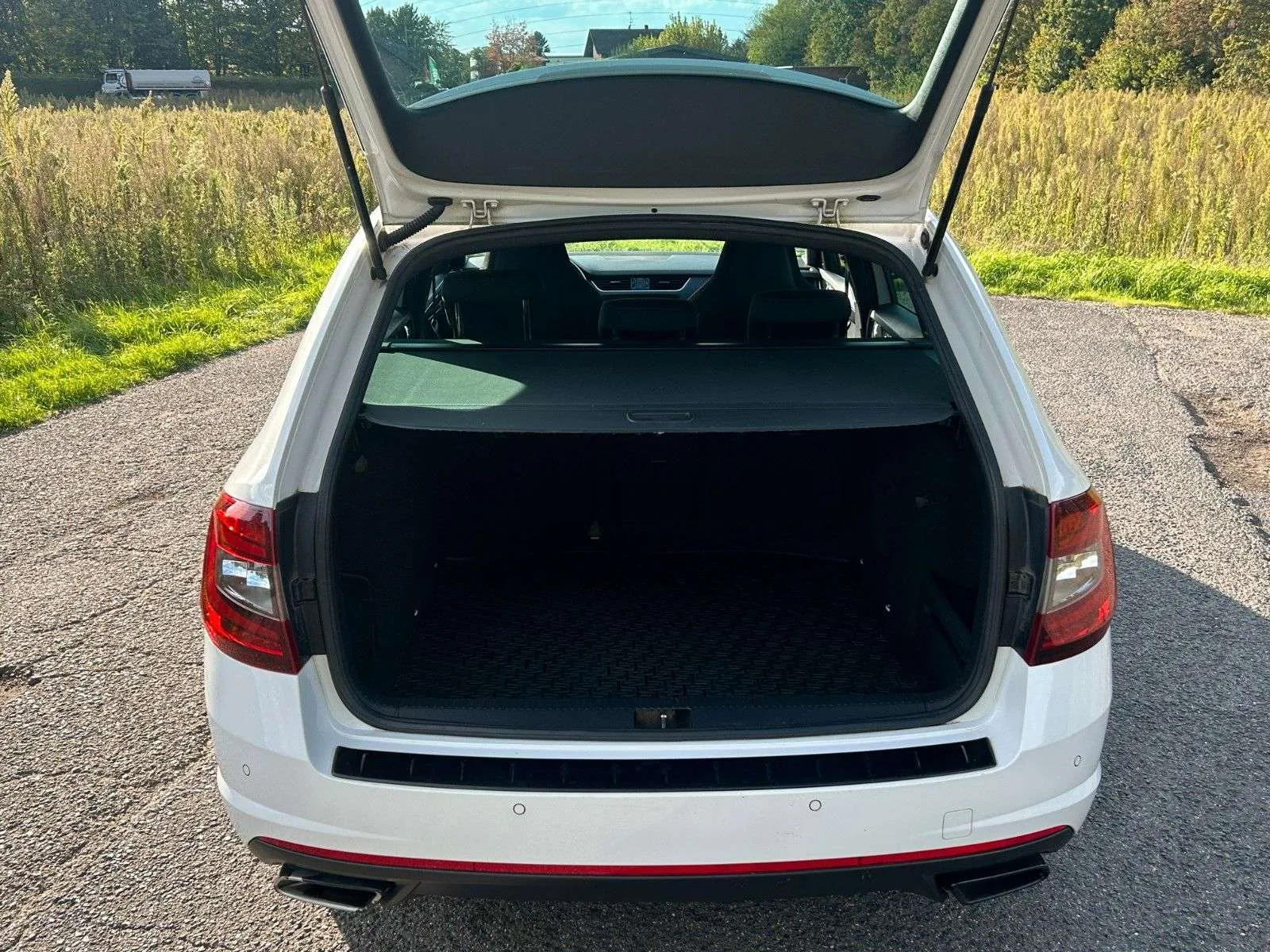 Skoda Octavia Combi 2018 photo 5