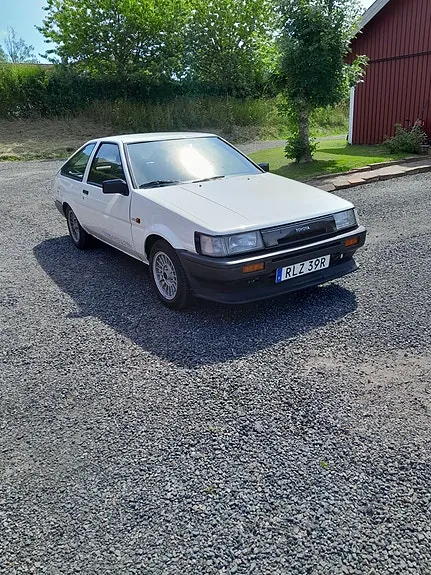Toyota Corolla 1984 photo 2