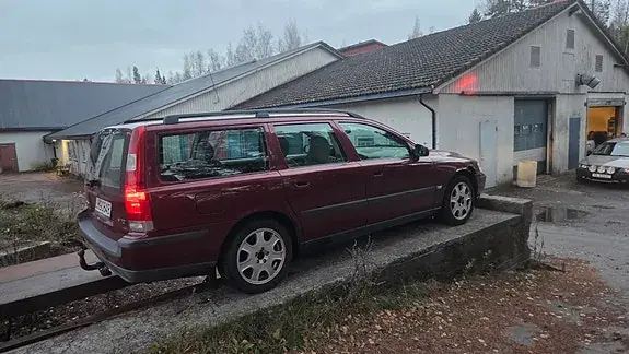 Volvo V70 2000 photo 2
