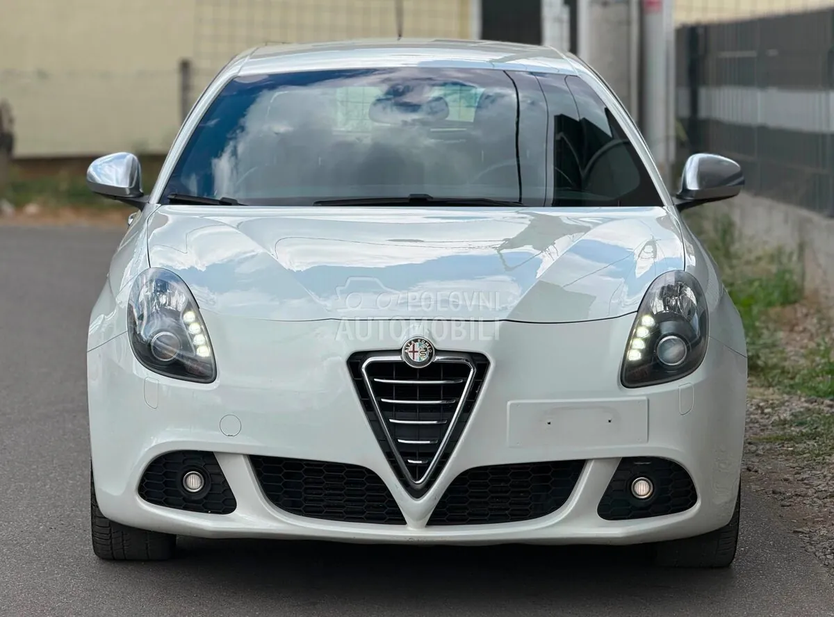 Alfa Romeo Giulietta 2011 photo 5